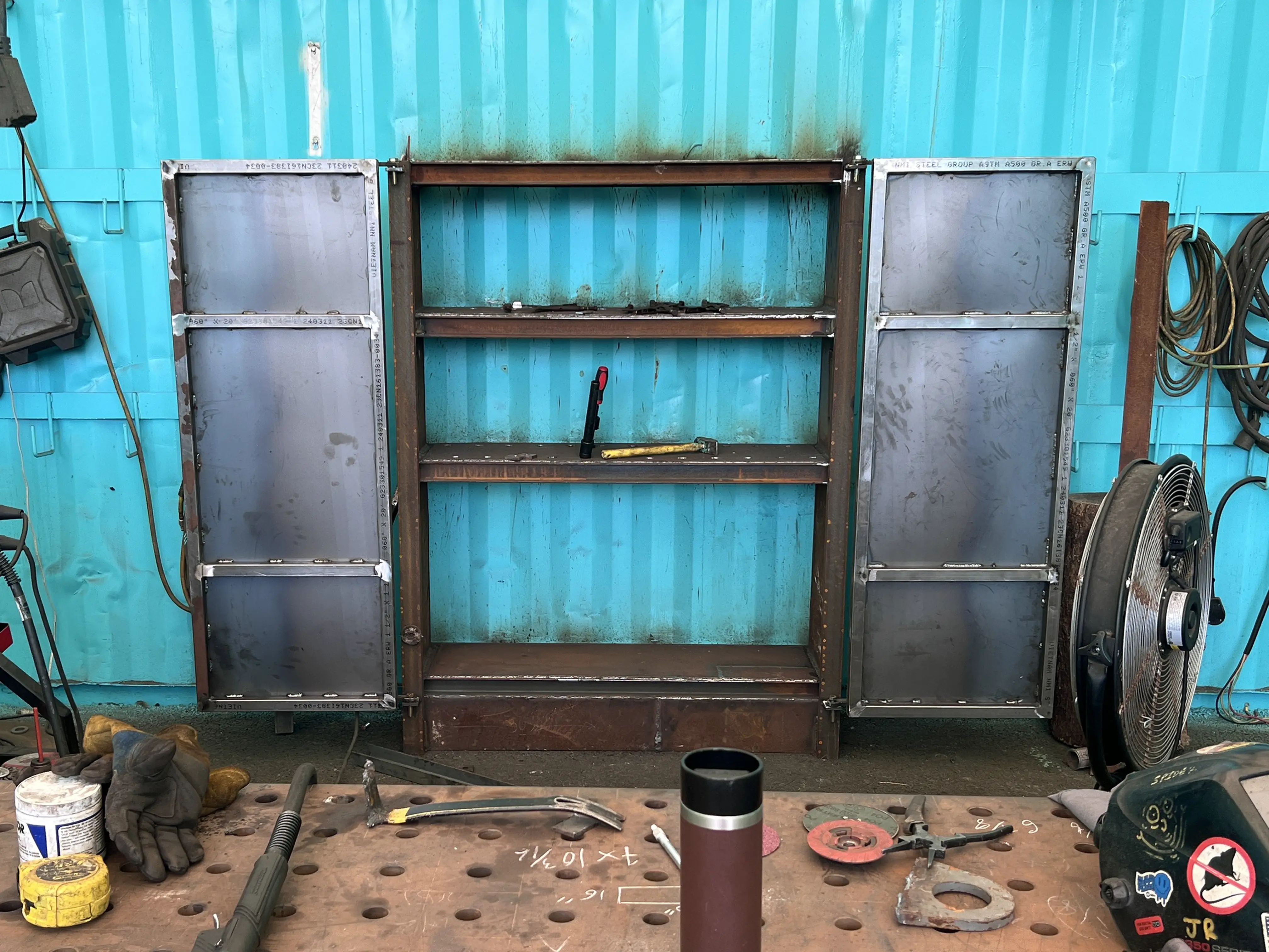Custom metal fabrication and welding services in Hawaii