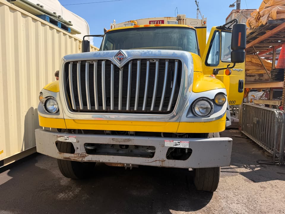 Front view of the 2011 International rear loader with chrome grille and bumper