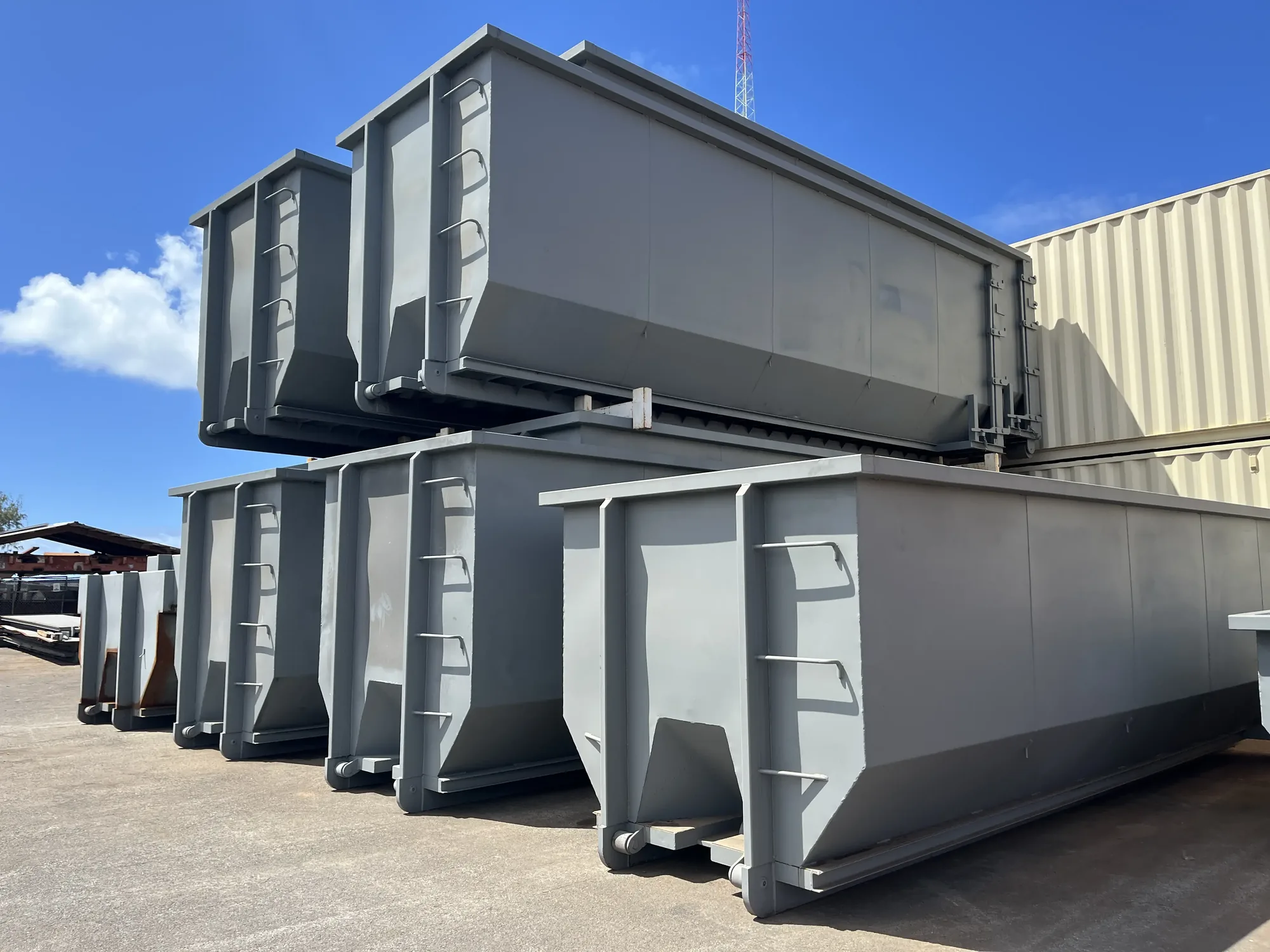 Stackable nest style 40 yard roll-off / hooklift dumpsters in Hawaii