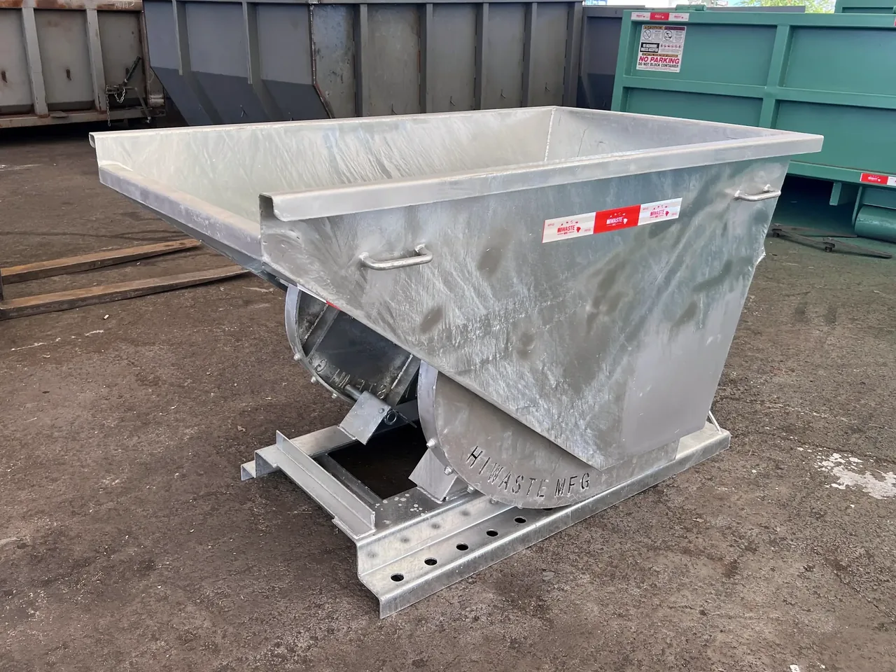 1-Yard Self Dumping Hopper (Tipper Bin) For Sale In Hawaii