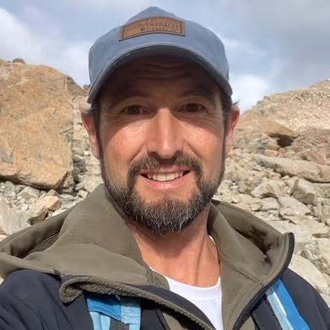 Guide Kerry Bellringer