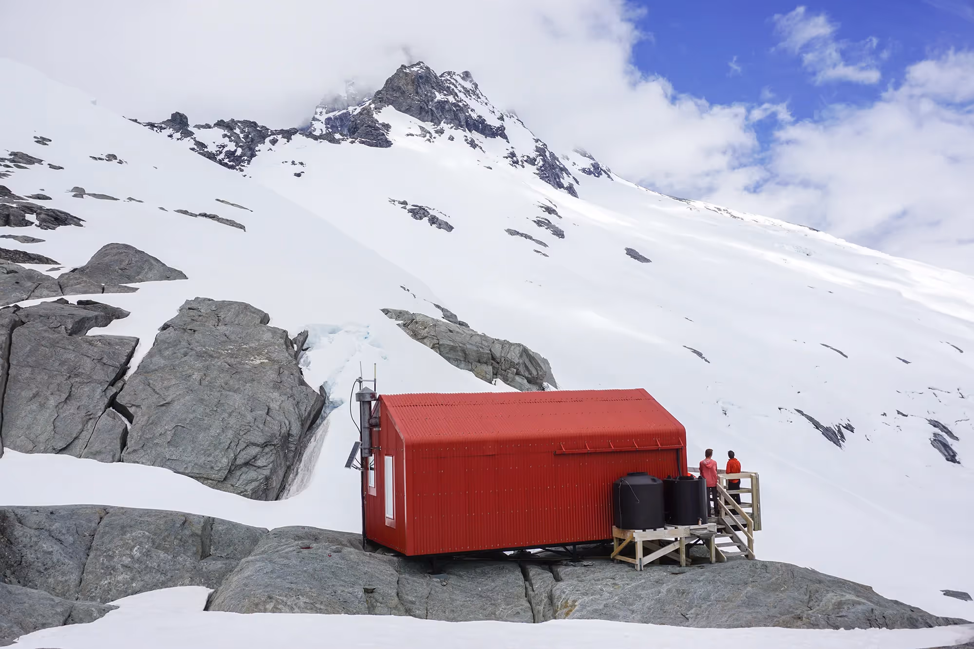 Colin Todd Hut (1,220 metres)
