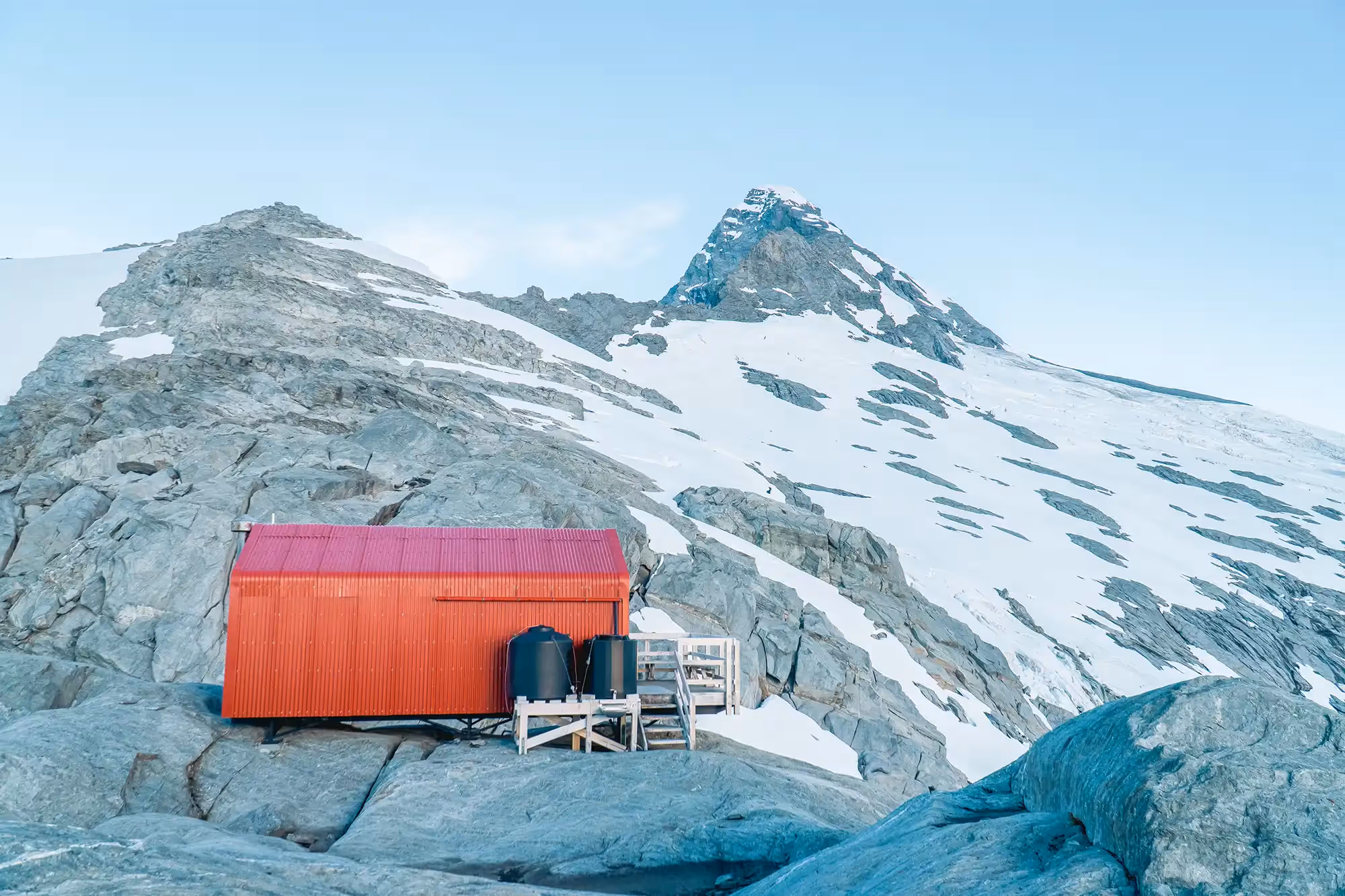 Colin Todd hut - below the NW ridge, Aspiring