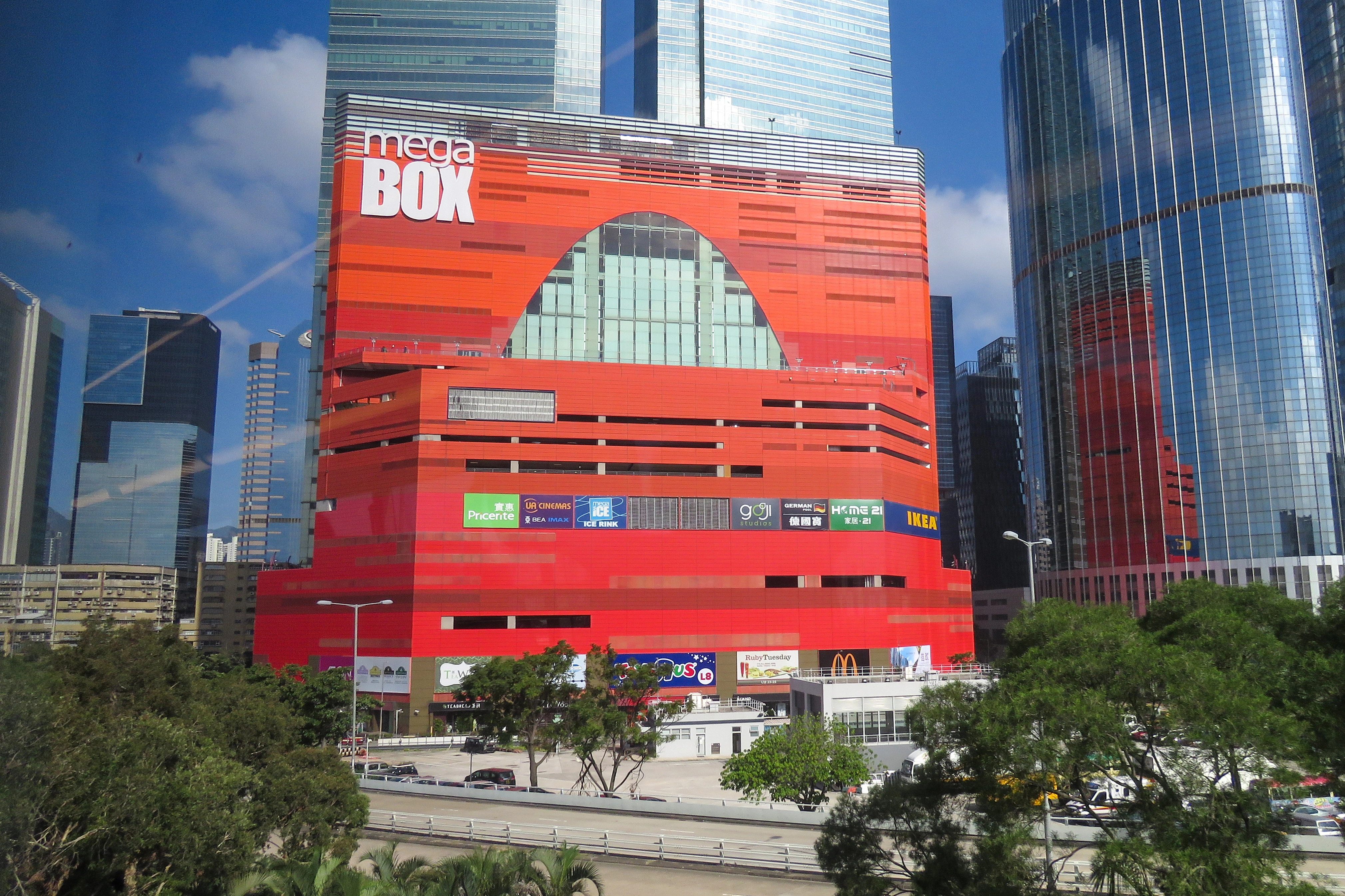 日本潮牌「andST Outlet」全港首間分店進駐 MegaBox!九龍灣變身平價掃貨天堂