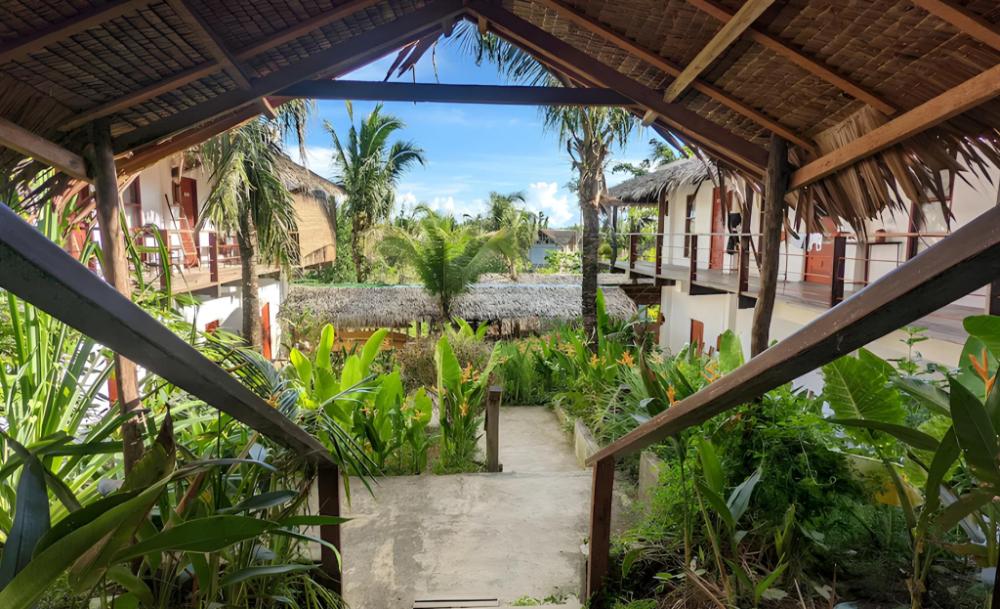 [background image] of sea landscape (for a maritime service)