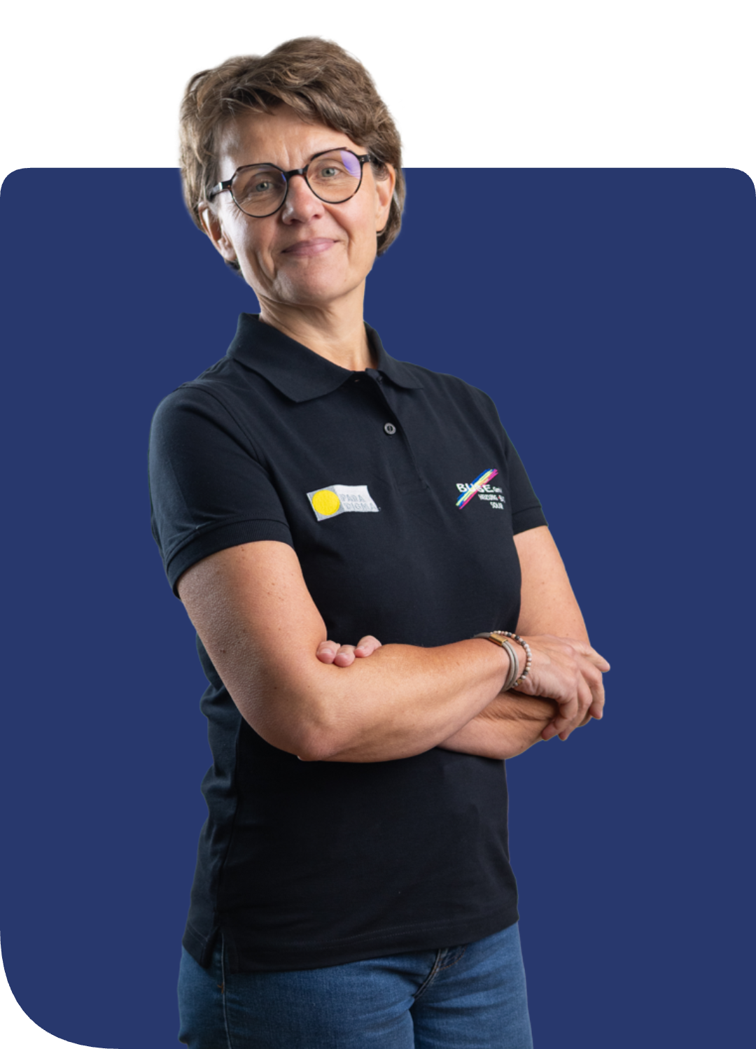 Birte Buse, Büro Leitung Kundendienst, mit verschränkten Armen