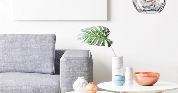 personne consultant son ordinateur