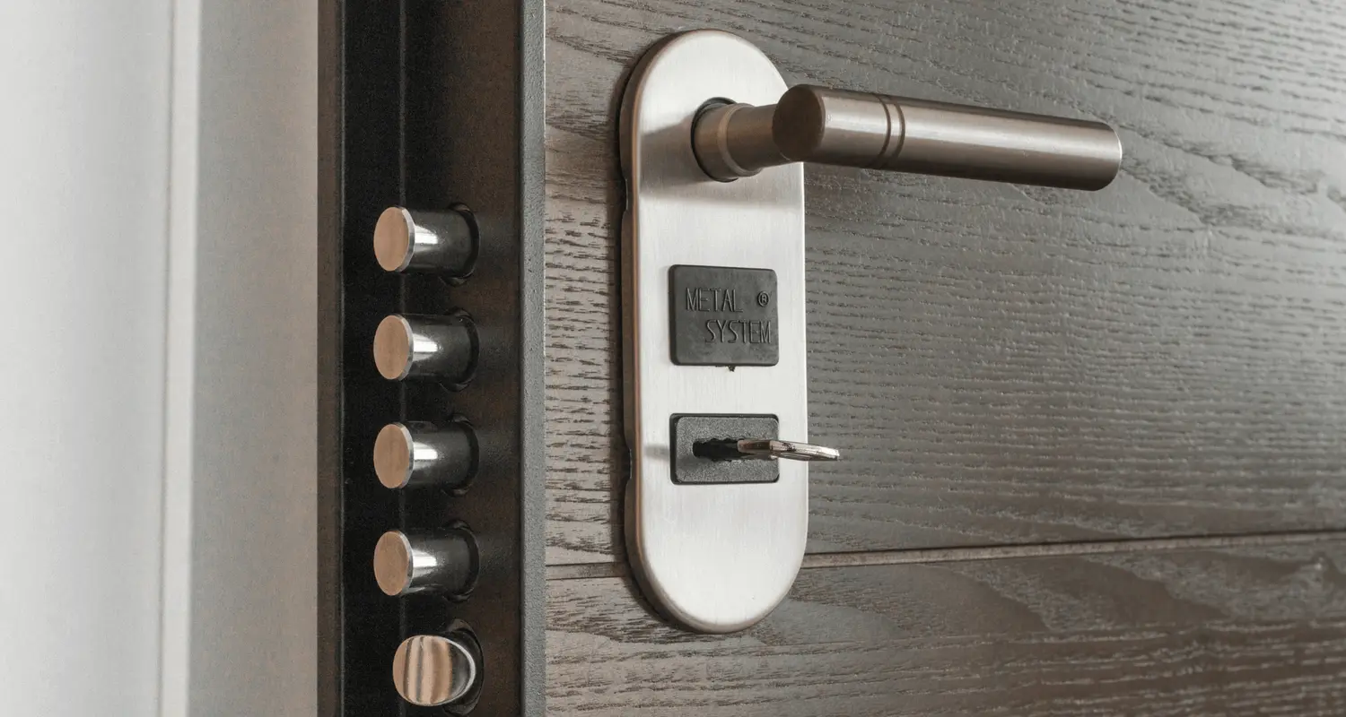 Porte ouverte || cambriolage location || cambriolage location bailleur