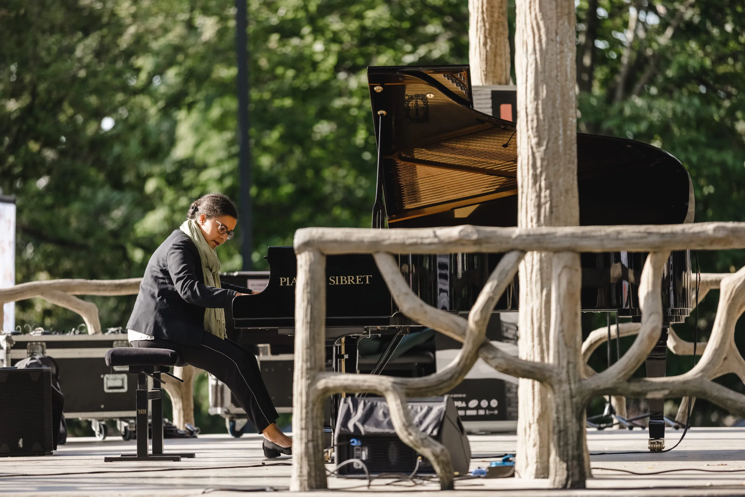 Mirabelle Kajenjeri, piano 