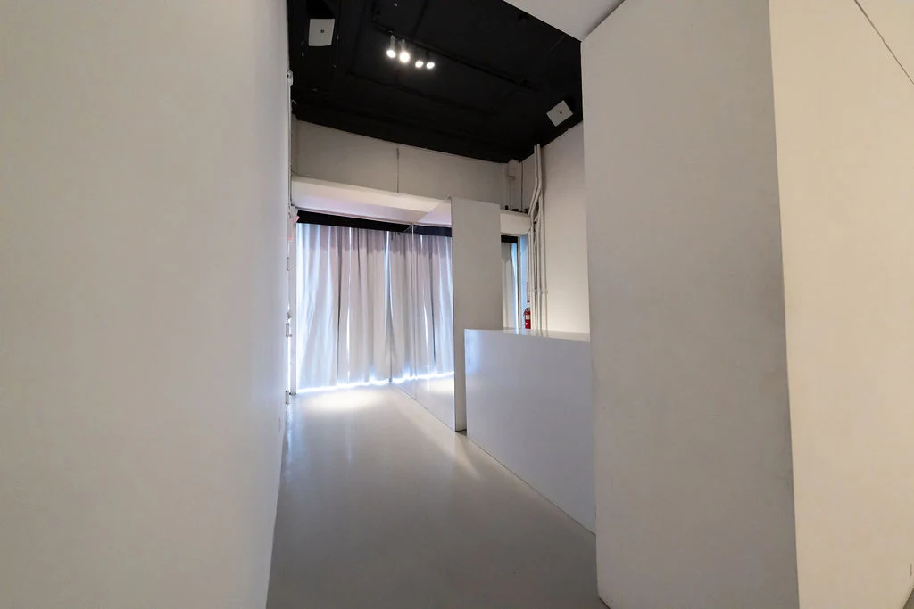 Immersive Studio gallery pedestal setup