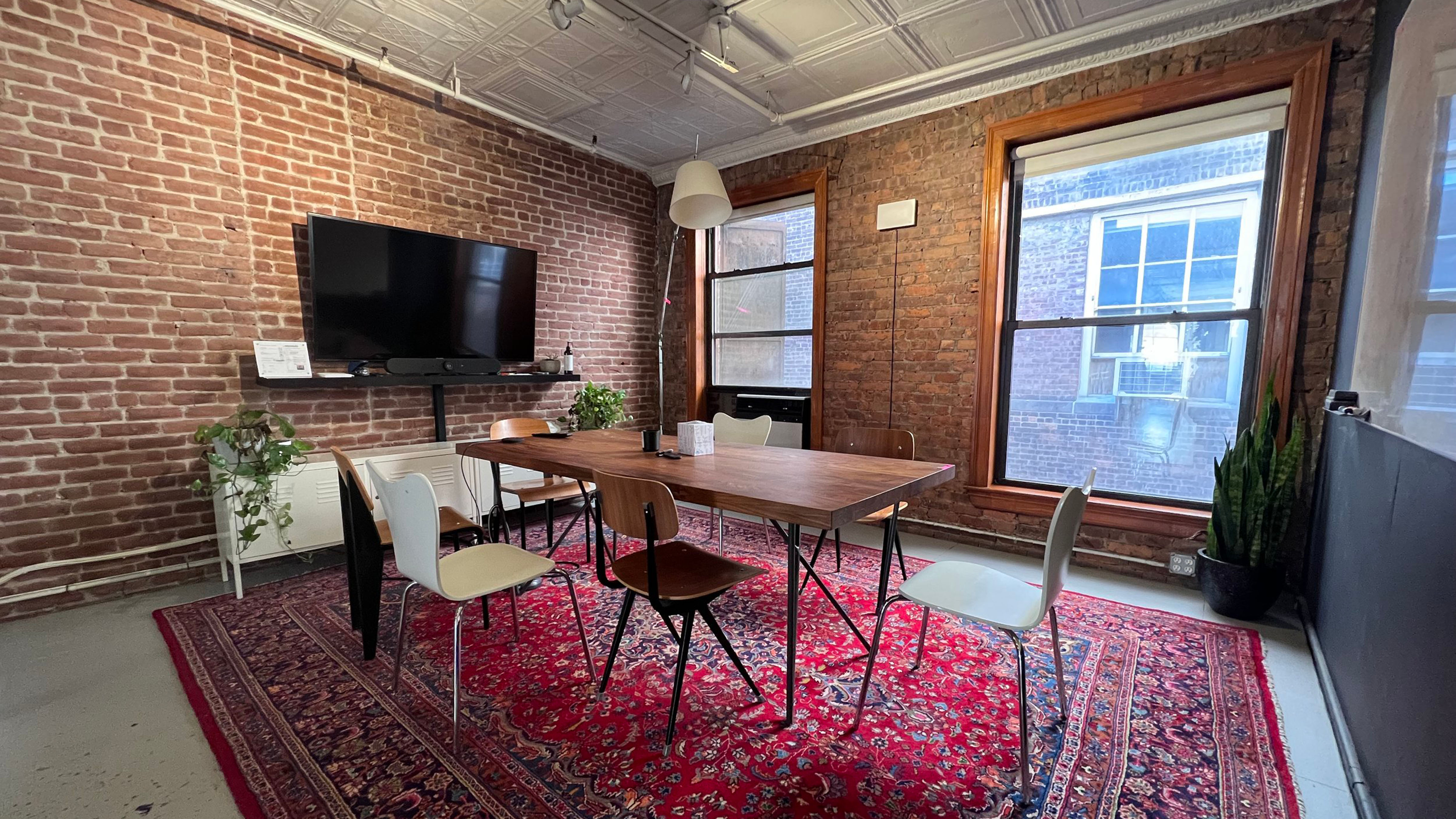 LOFT 5 exposed brick and wood floors