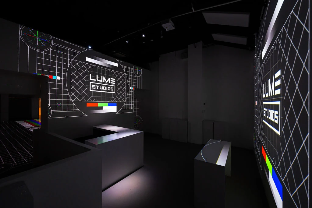Wide immersive studio with wall projection at LUME Studios, Tribeca NYC