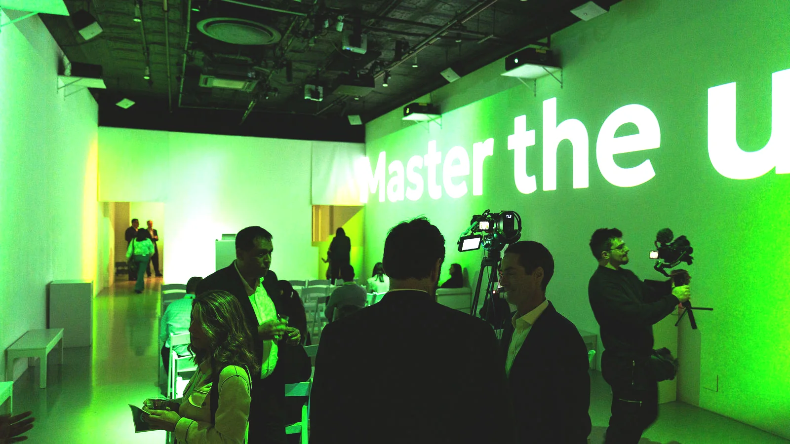 Cicero presentation at LUME Studios, master the unexpected wide