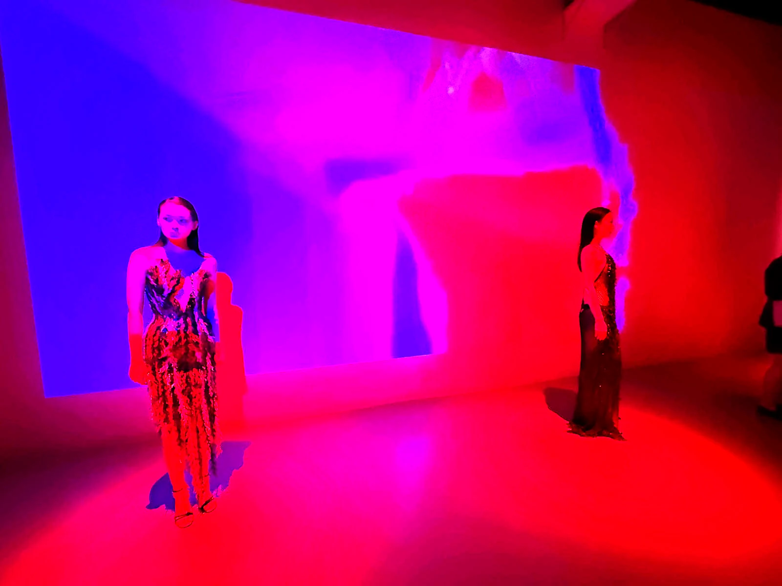 HILA SS27 presentation at LUME Studios, violet projection models