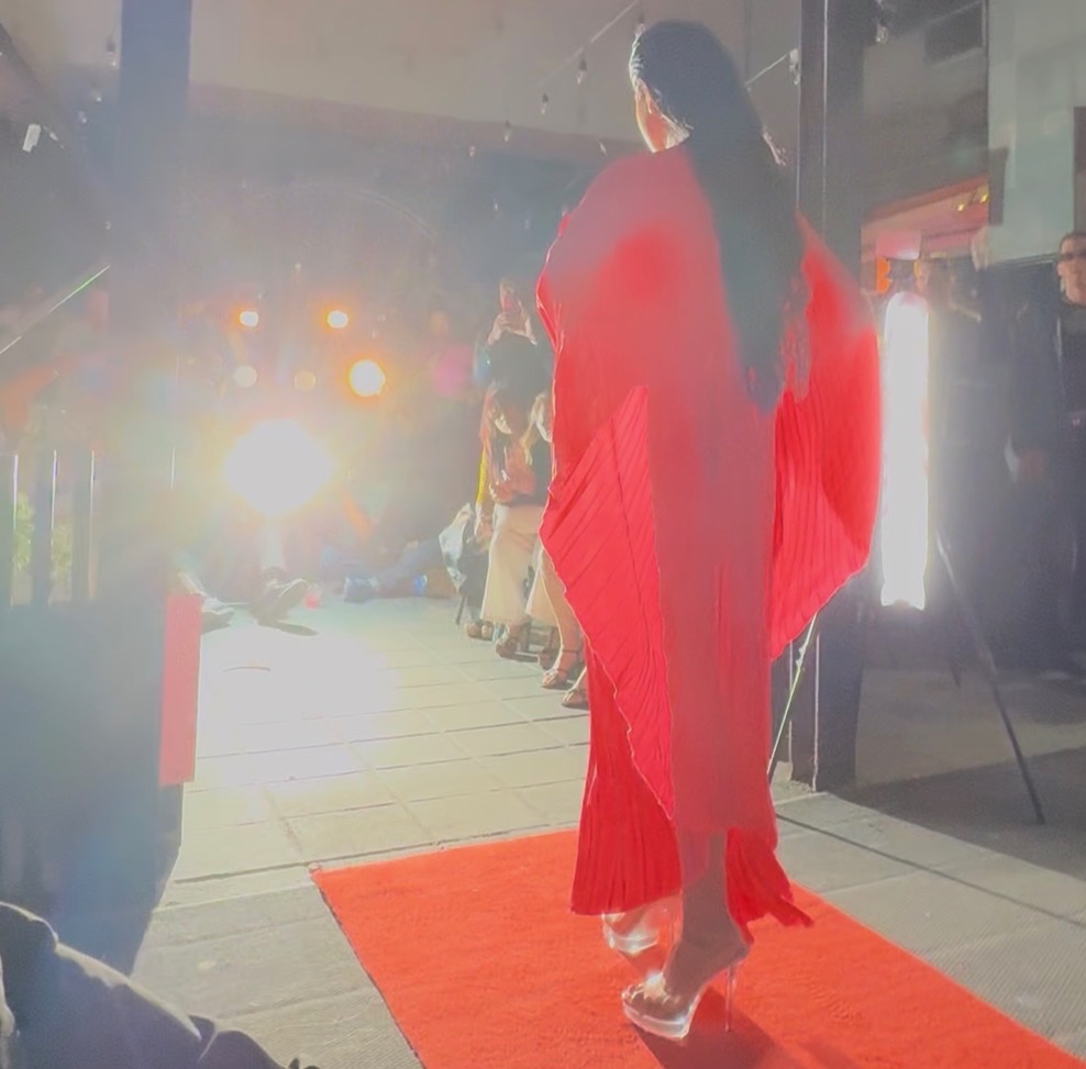 [background image] image of studio interior (for a music studio)