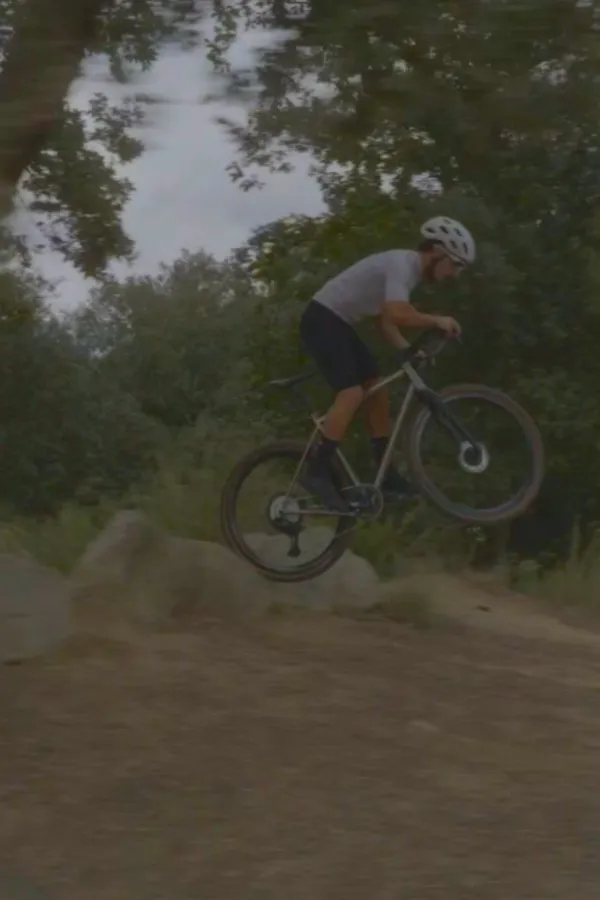 Operación con drones FPV y grabación aérea en eventos en directo