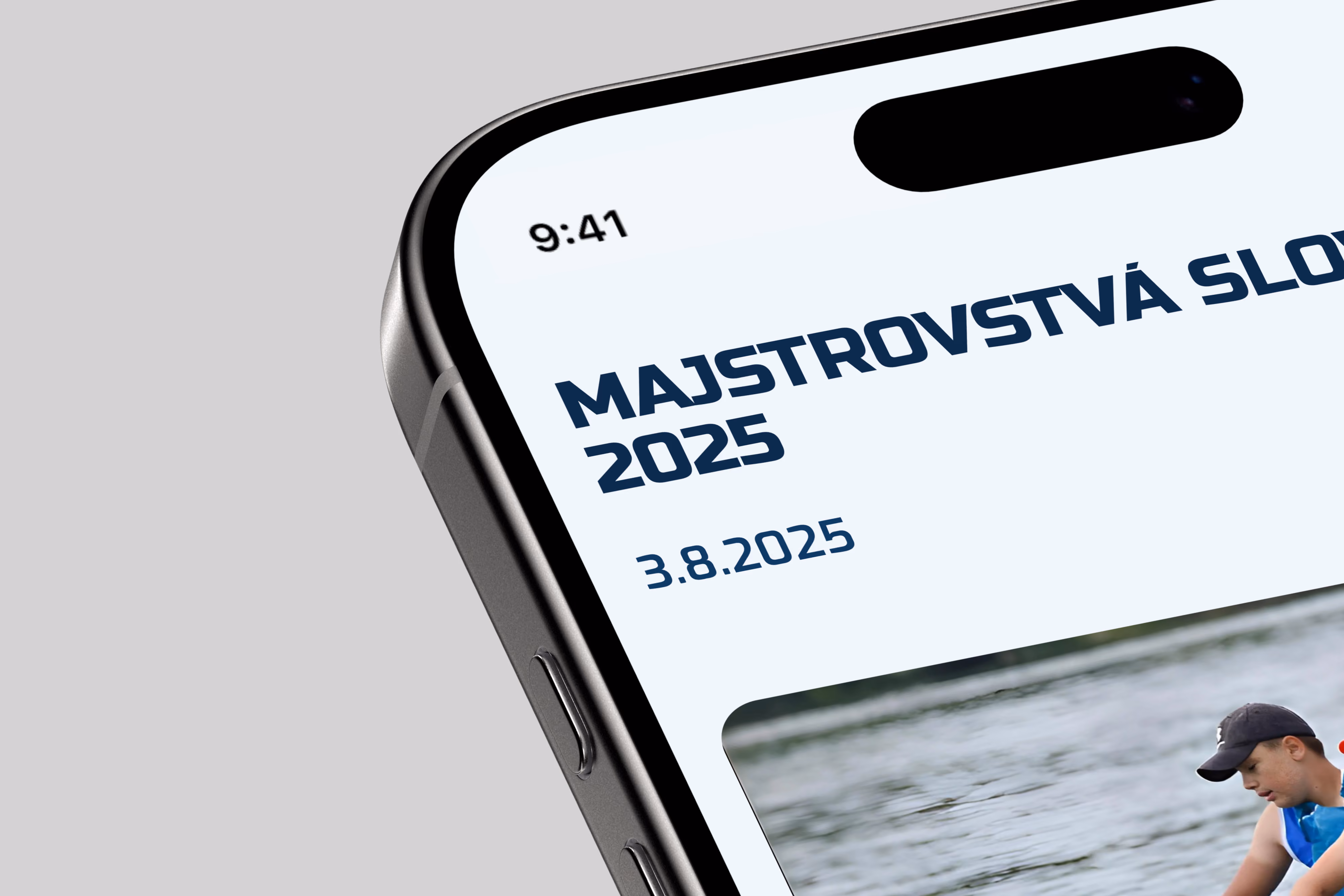 Close-up of smartphone screen showing 'MAJSTROVSTVÁ SLO 2025' and date 3.8.2025 in Slovak.