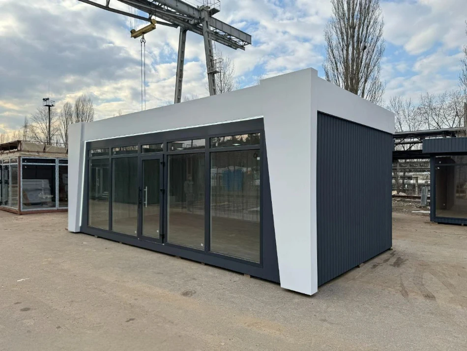 28. Вуличний ларьок для майстерні з ремонту взуття або ключів