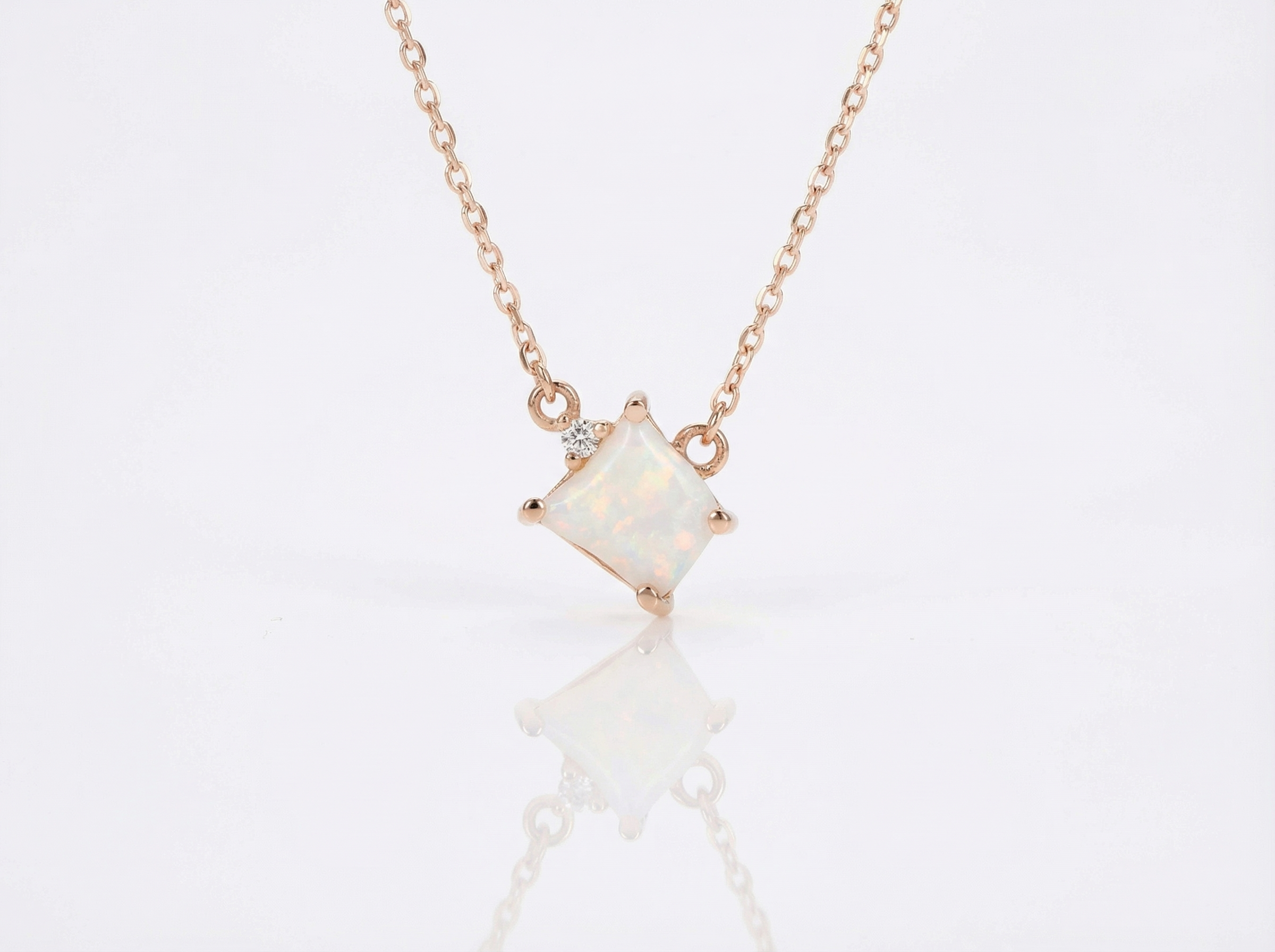 nyaklánc opállal