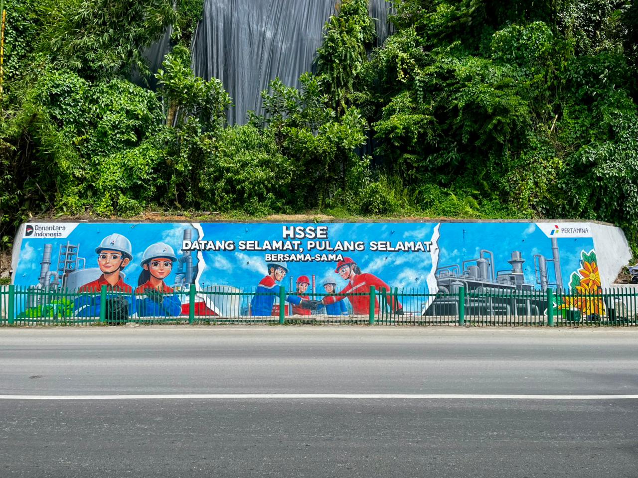 Lihat Portofolio mural, lukis, gambar disini.