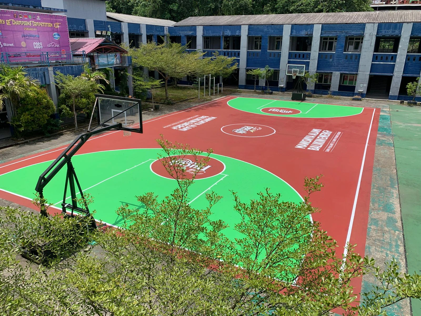 Lihat Portofolio mural, lukis, gambar disini.