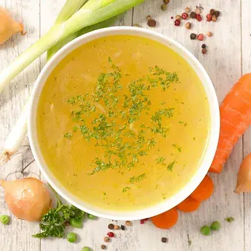 Bouillon d’os : L’élixir ancestral pour réparer votre intestin, vos articulations et votre sommeil