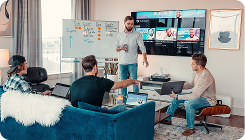 Digital Friendz Team bei kreativer Workshop Session und Strategieentwicklung