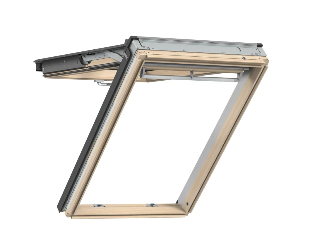 Model dřevěného výklopně-kyvného střešního okna VELUX. Instalace prováděná proškoleným technikem.