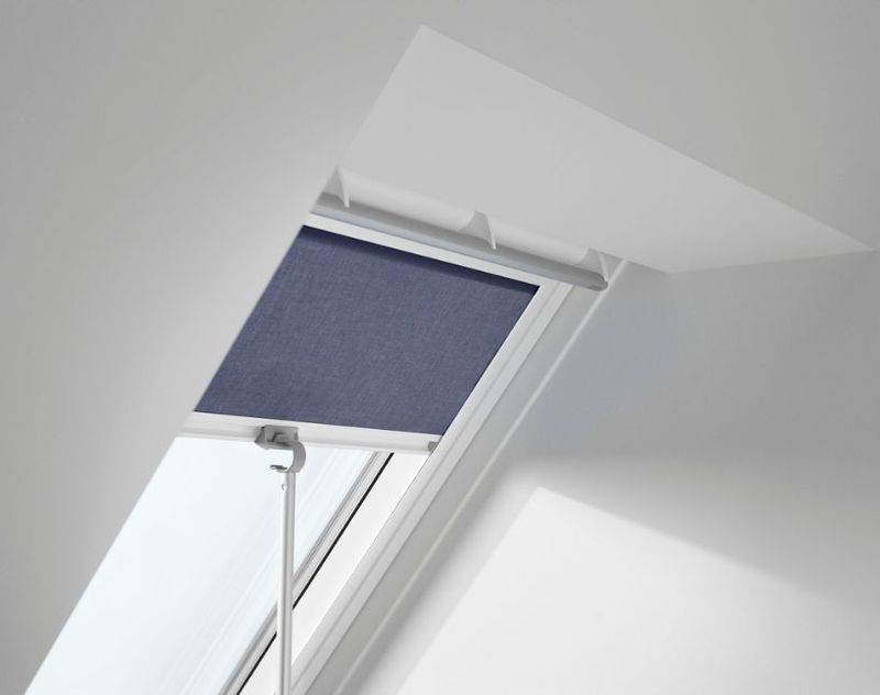 Ovládací tyč ke střešnímu oknu VELUX. Instalace prováděná proškoleným technikem.