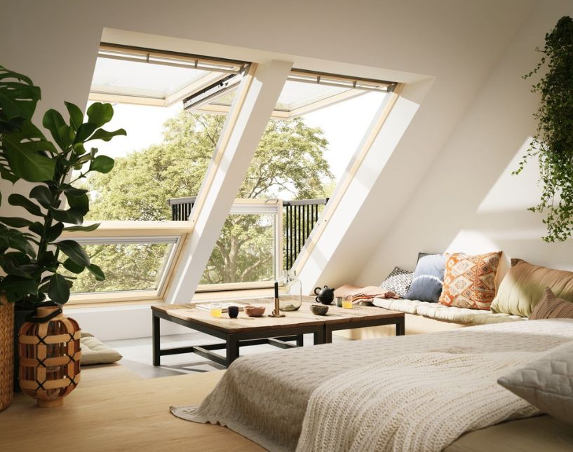 Střešní balkon VELUX otevírající podkroví na terasu. Instalace prováděná proškoleným technikem.