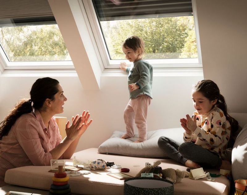 Střešní okna VELUX s energeticky úsporným trojsklem. Produkt značky VELUX v nabídce firmy.