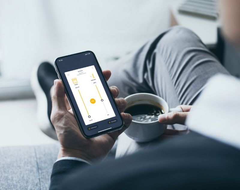 Ovládání venkovních žaluzií z mobilu přes Somfy TaHoma. Produkt z aktuální nabídky firmy Šenk PSO.