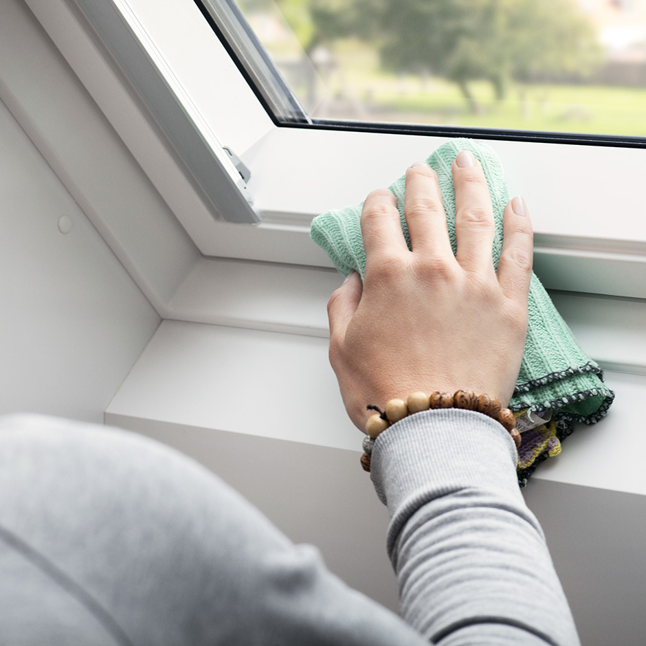 Kontrola a údržba střešních oken VELUX technikem. Instalace prováděná proškoleným technikem.