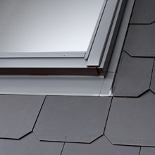 Produktový náhled stínicí techniky EDS k roletě VELUX. Instalace prováděná proškoleným technikem.