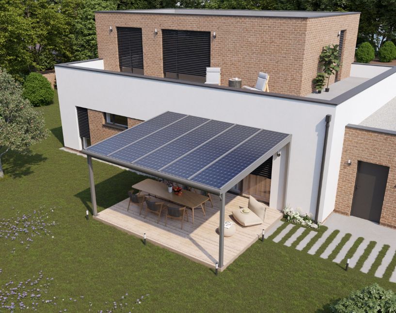 Pergola s fotovoltaickými panely na střeše. Realizace na zahradě rodinného domu.