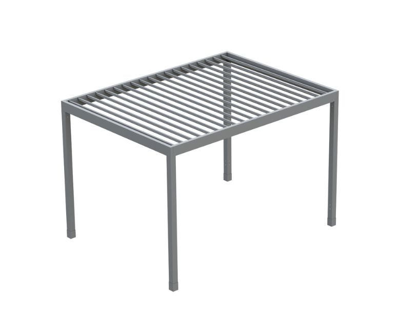 Bioklimatická pergola s naklápěcími lamelami o rozměru 4×3 m. Realizace na zahradě rodinného domu.