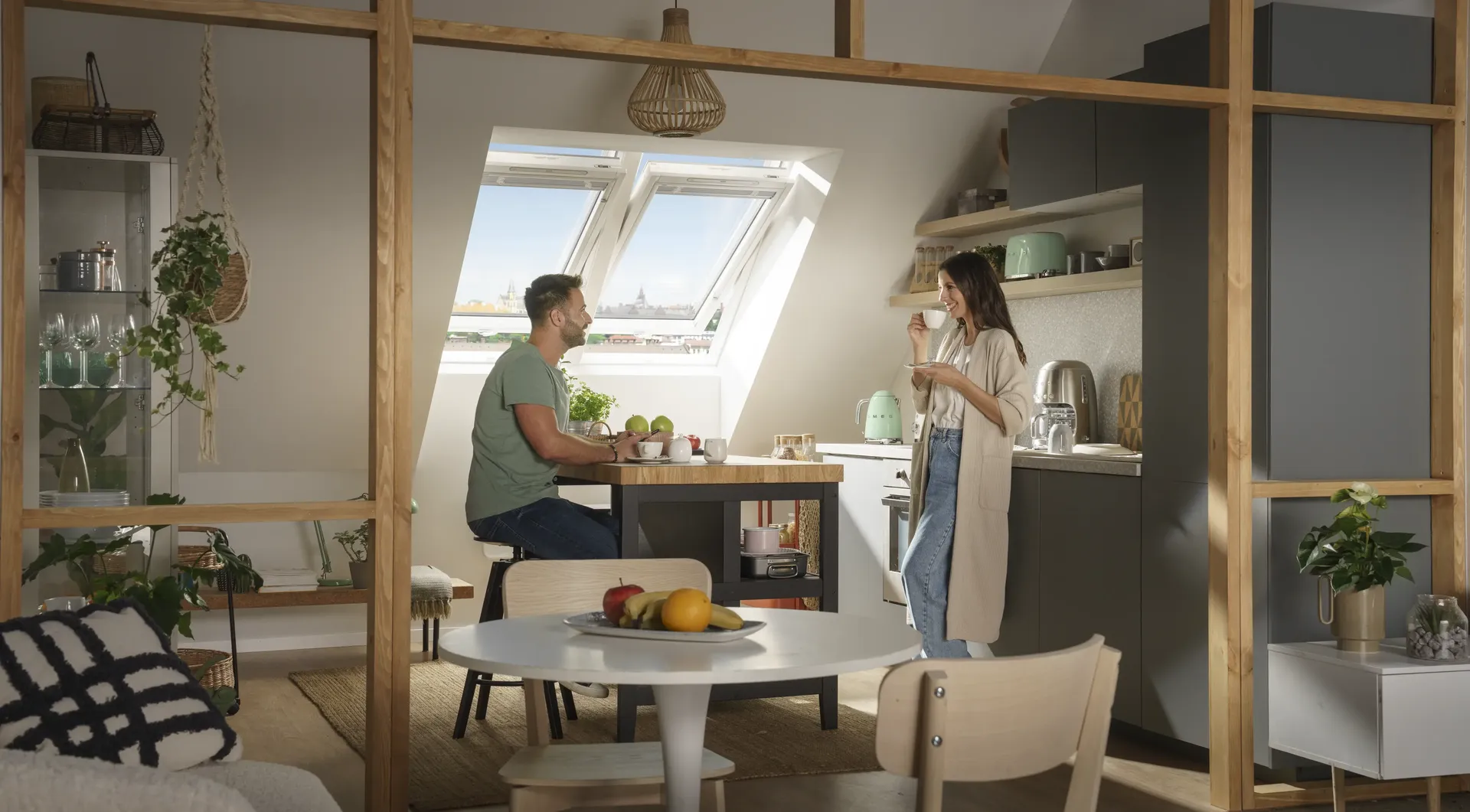 Vyberte si u nás střešní okna a venkovní rolety VELUX a získejte za každý výrobek zpět až 2 500 Kč.