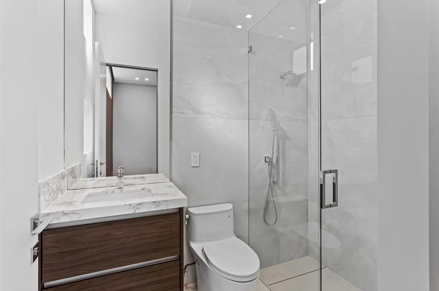 Bathroom remodeling in Fort Lauderdale, FL. Large for my tile installation.