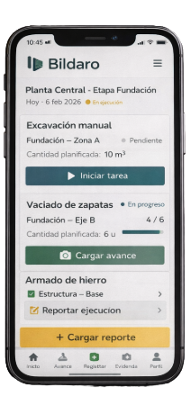 Pantalla de aplicación en un teléfono que muestra tareas de construcción como excavación manual, vaciado de zapatas y armado de hierro con opciones para iniciar tareas y cargar reportes.