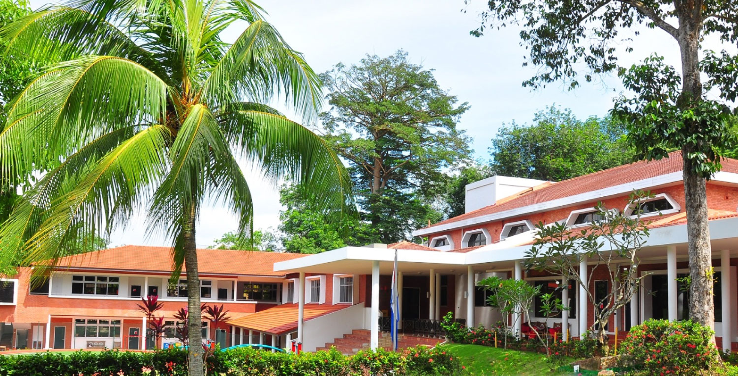 international primary school kids playing