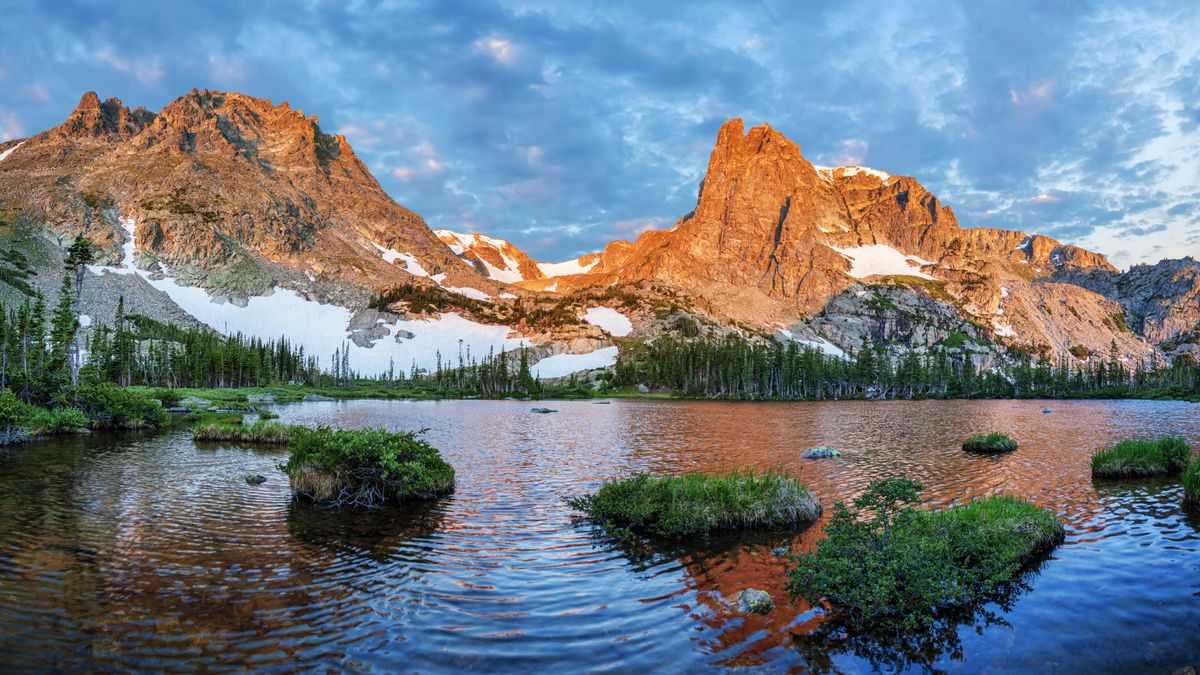 Colorado National Parks road trip: an epic tour of rocky summits, rugged  canyons and desert plains | Advnture