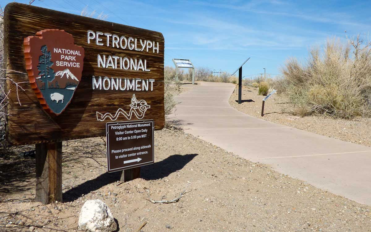 New Mexico National Monuments : Petroglyph National Monument