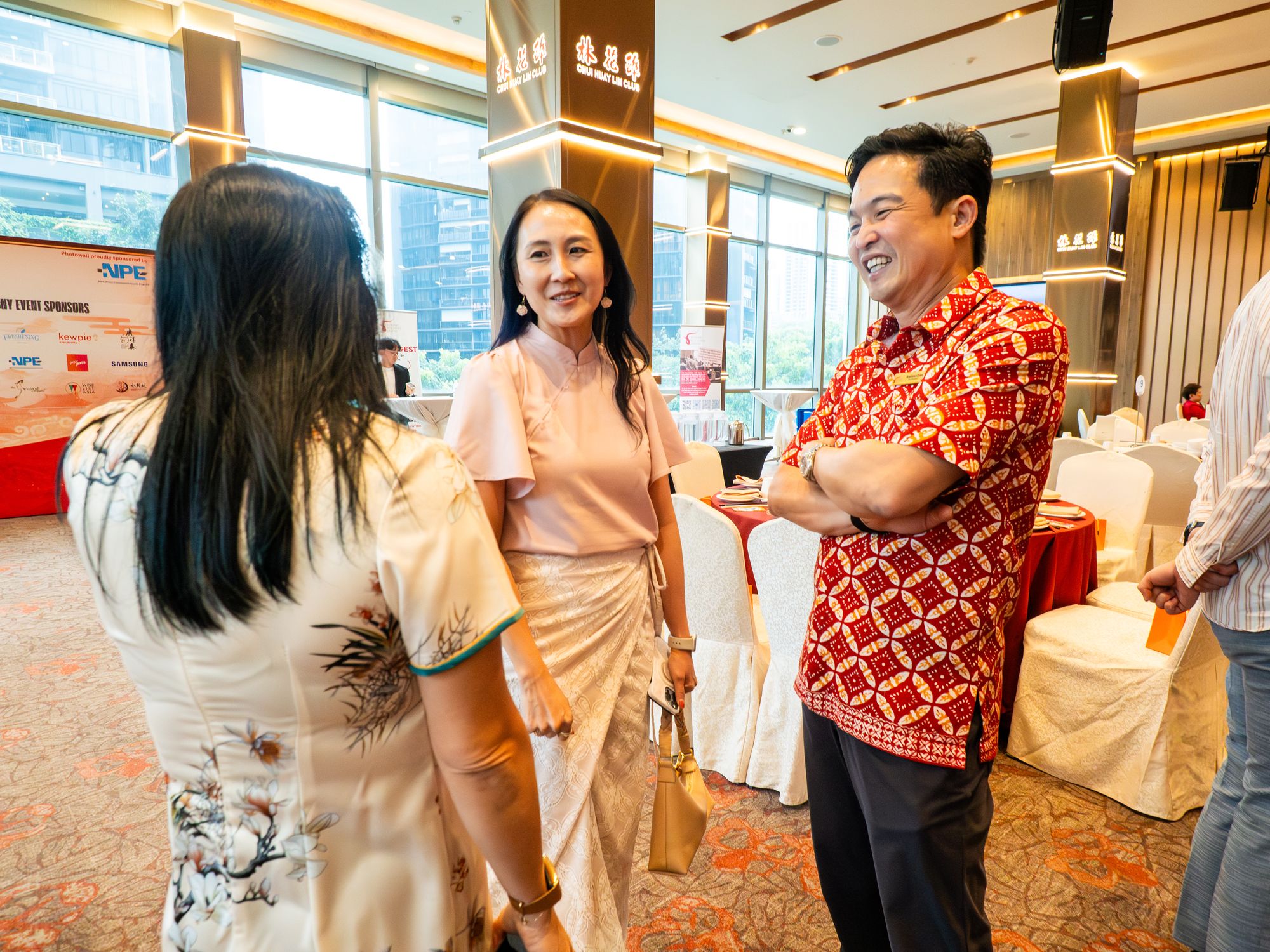 Guests catch up before dinner