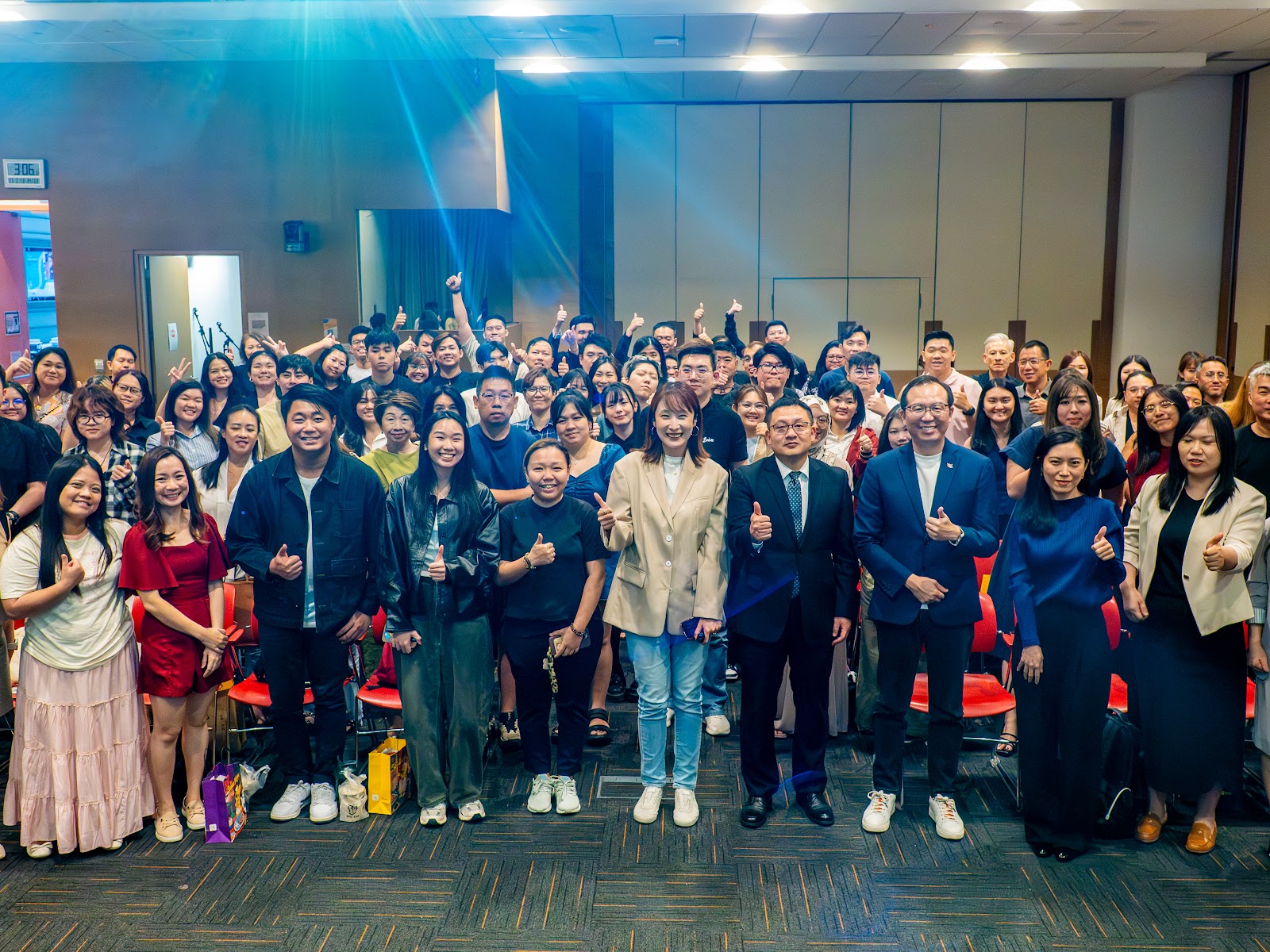 Group photo of speakers and attendees at the Dianping and XiaoHongShu Masterclass