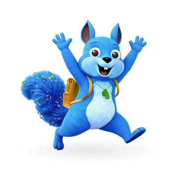 Blauwe eekhoorn-mascotte Kiko springt enthousiast met beide armen omhoog, draagt een rugzak en een fluitje, met een pluizige staart vol glitters.