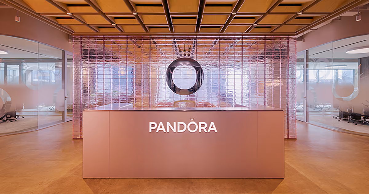Pandora Asia HQ workplace interior designed by Studio X in Singapore