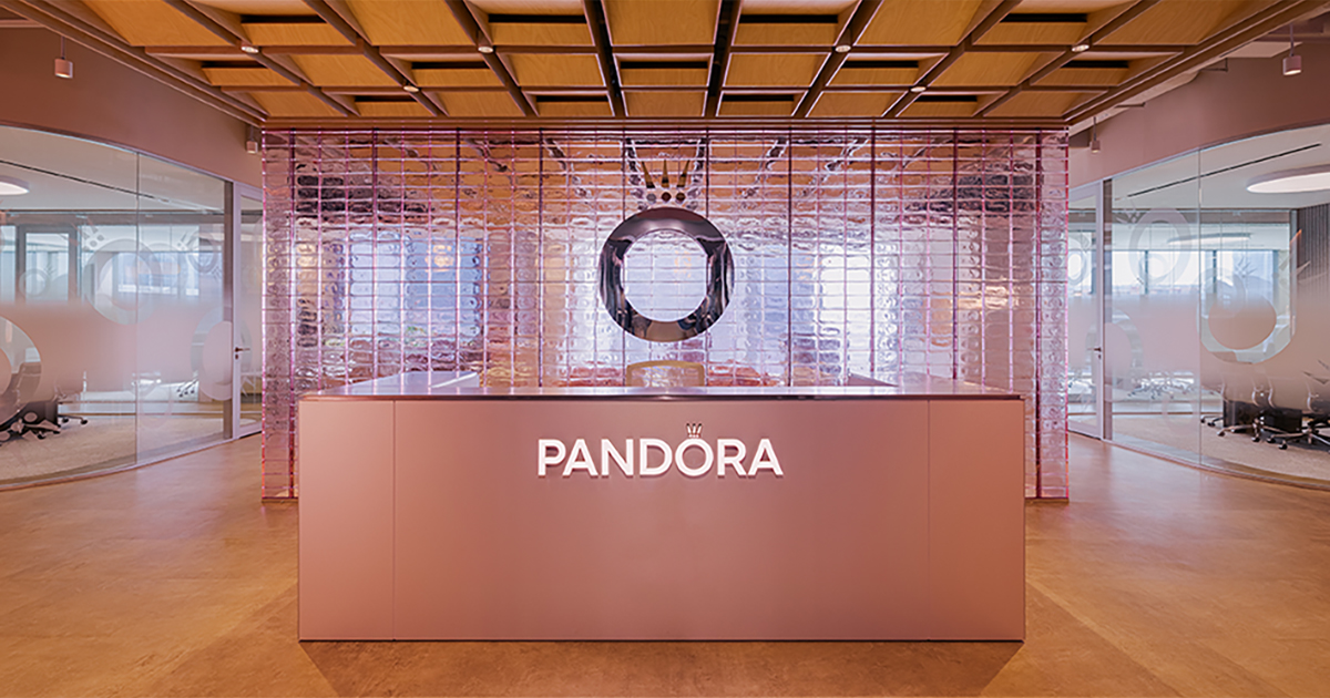 Pandora Asia HQ workplace interior designed by Studio X in Singapore