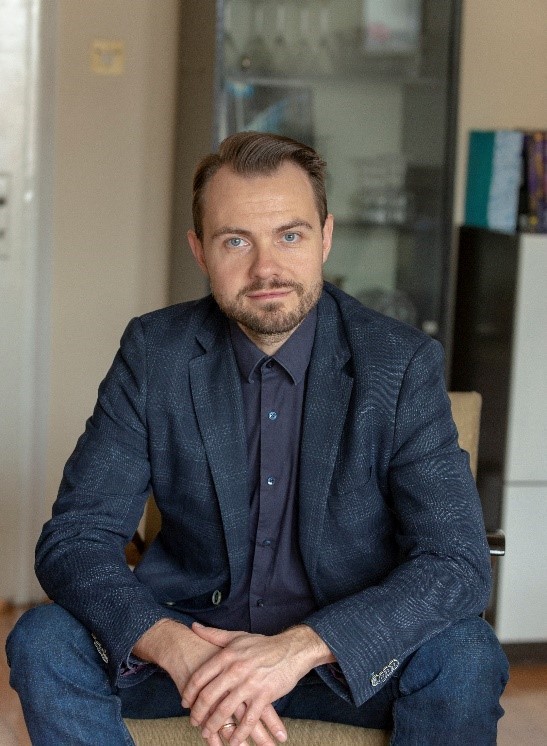 Dr Christopher Nehring