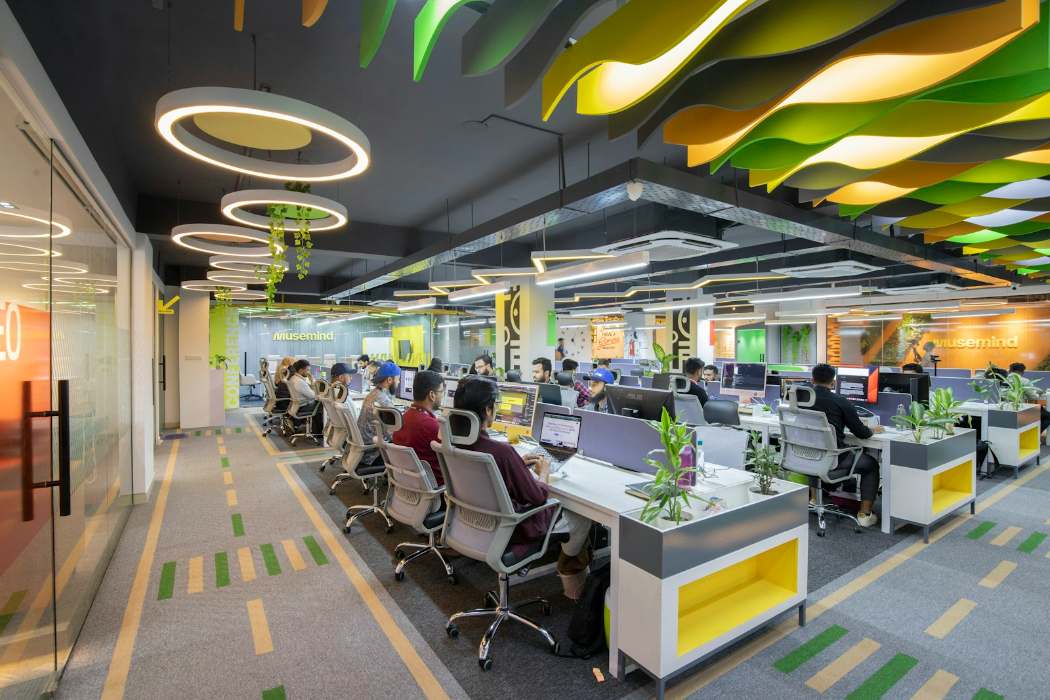 72% of office workers say fixed-term 2+2 Mega Special Zone Act will shrink permanent jobs