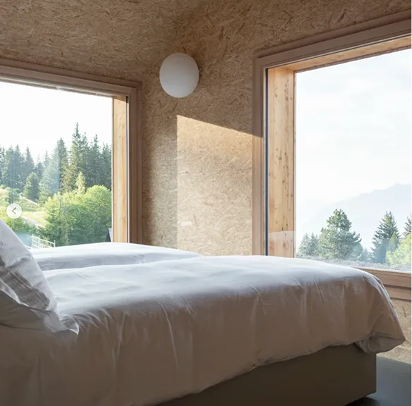 Chambre lumineuse et spacieuse